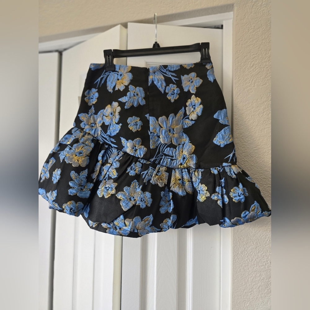 ASOS LUXE, Puff Hem Ruched Mini Skirt, Floral Jacquard, Black/Blue/Gold, Size 4 - Picture 2 of 11